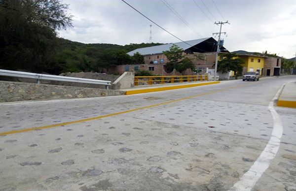 Inauguran puente vehicular; darán banderazo de obra en el Sur de Jalisco