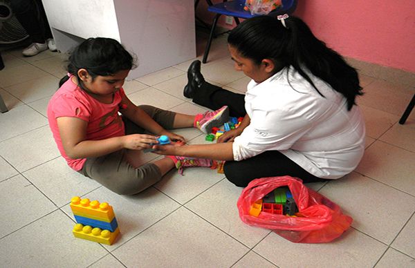  Incorporan a instituciones escolares a más de 300 pacientes con problemas de aprendizaje