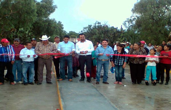 Gestión antorchista: inauguran obras en municipio de Pinos 