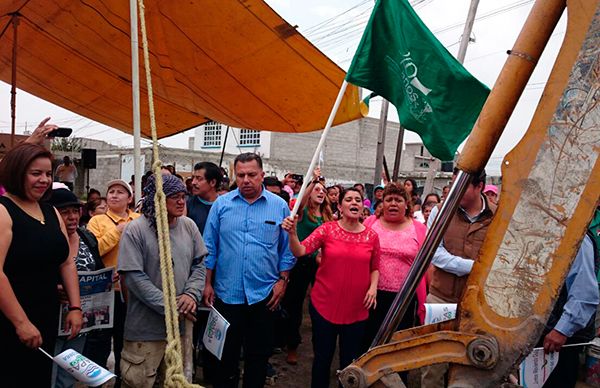 Avanza construcción de drenaje en tres colonias