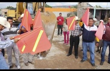 Banderazo de arranque de obras en El Tepetate.