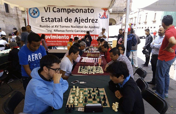 Un centenar de ajedrecistas combatieron en Morelia