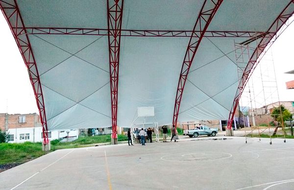 Culmina techumbre de espacio deportivo en colonia de Zapopan