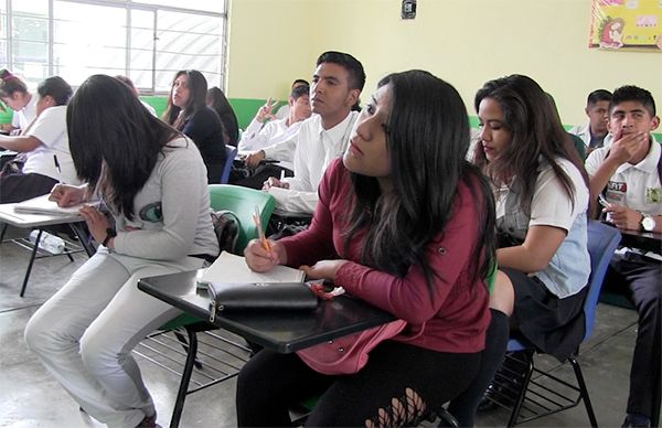  Continúan lucha a favor de sector educativo en Ecatepec