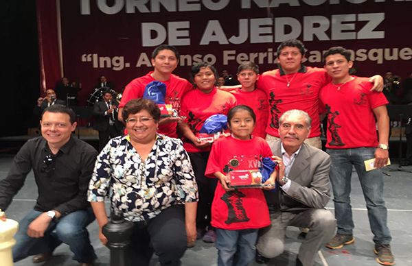 Veracruzanos logran segundo lugar en encuentro nacional de ajedrez