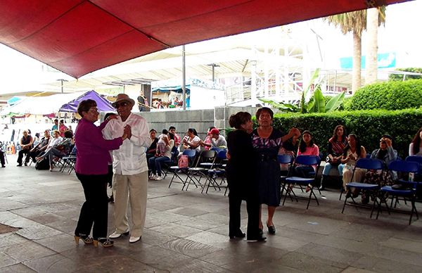  Dirección de Cultura festeja a los adultos mayores