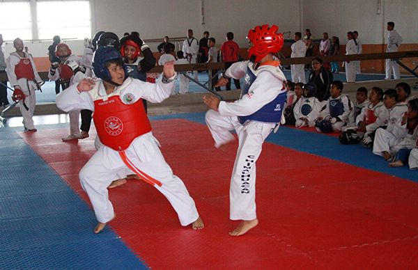  Taekwondoínes de Chimalhuacán buscan su pase a Torneo Estatal