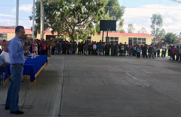 Inaugura Osvaldo ávila domo escolar en primaria de Cieneguitas 