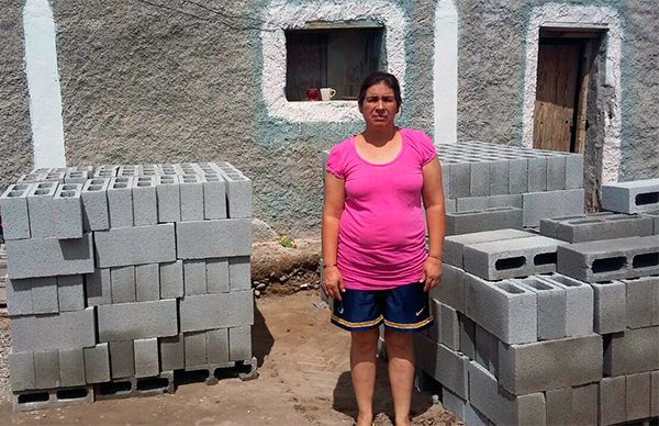 Entrega Antorcha vivienda en la Laguna