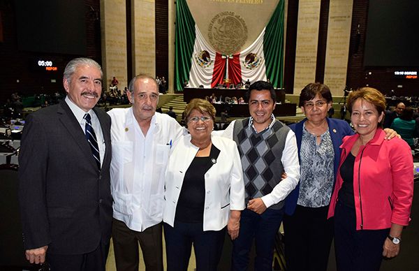 Diputados felicitan a antorchismo de Tehuacán por su Primer Aniversario