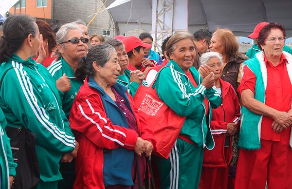 Antorcha festejó a los abuelitos de La Paz