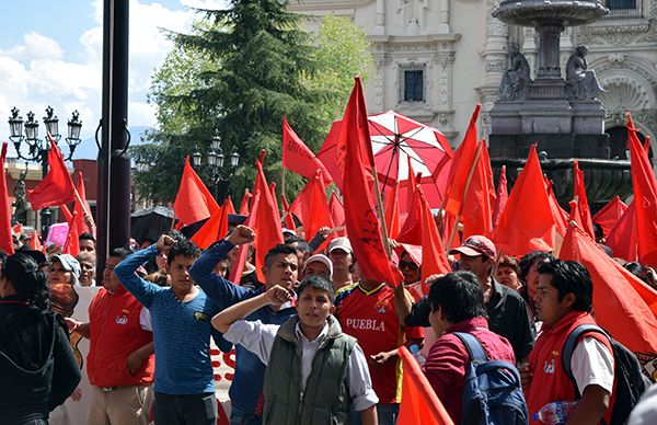 Saltillenses protestan por incumplimiento del edil en obras públicas y apoyos