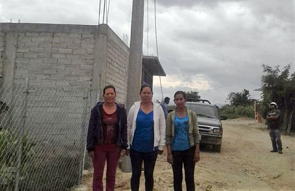   Avanzan trabajos de electrificación en Loma Linda