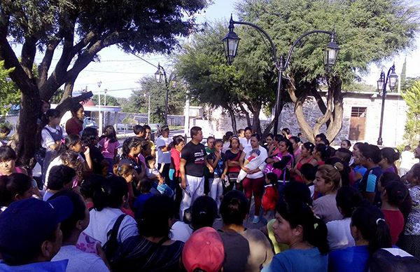 Antorcha y padres de familia unidos por la educación