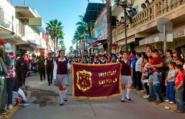  Participa Instituto Calpulli en desfile por la Independencia de México