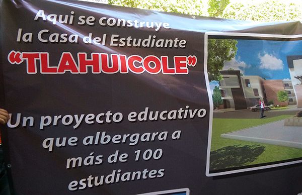 Estudiantes piden regularización de predio para albergue