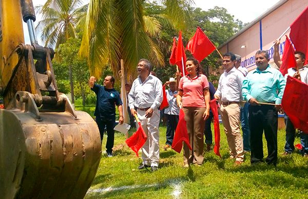  Inicia Antorcha techado de cancha en preparatoria de la Costa