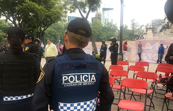 Mancera utiliza policías para impedir instalación de plantón antorchista