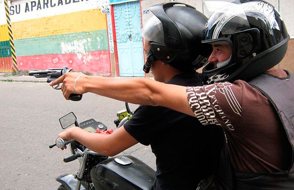 Detienen a dos presuntos por robo a transeúnte a bordo de mototaxi