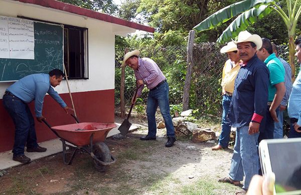 En Sultepec, arrancan obras de agua potable y encementados gestionadas por Antorcha