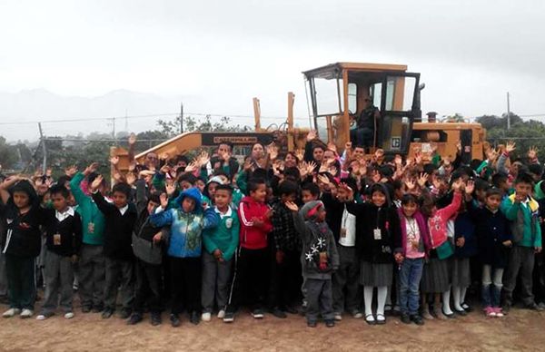 Antorcha impulsa infraestructura educativa en Coyotepec