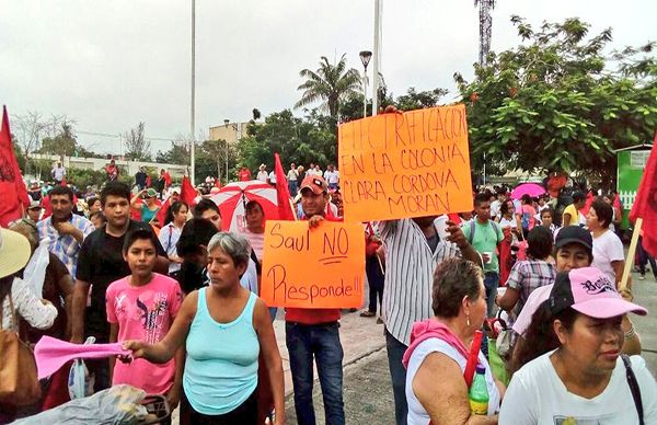 Marchan antorchistas ante oídos sordos del alcalde de Tierra Blanca