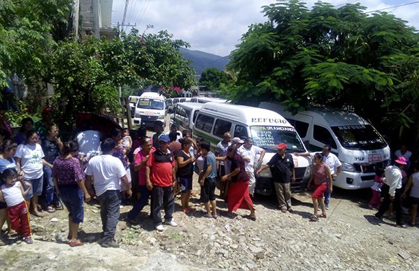 Habitantes de El Refugio piden apoyo para pavimentación de calle