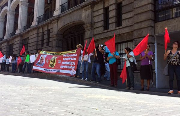 ¡Graco decía, que todo cambiaría! vocifera cadena humana afuera del Palacio de Gobierno