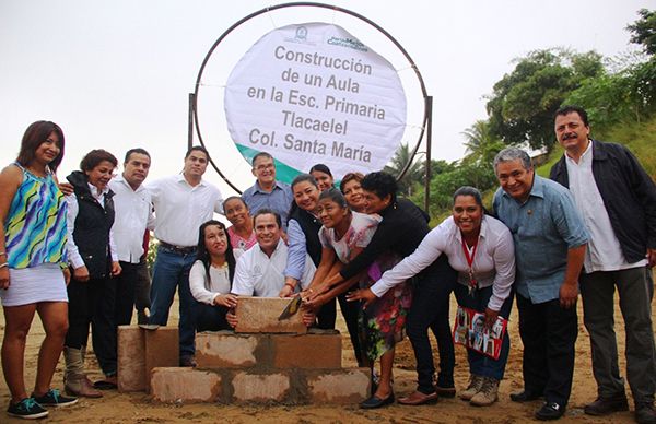 Se pone en marcha construcción de aulas para la primaria Tlacaélel de Coatzacoalcos