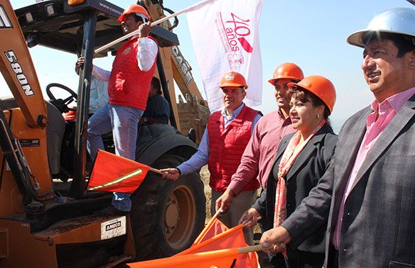  Banderazo de inicio para ampliación de centro educativo 