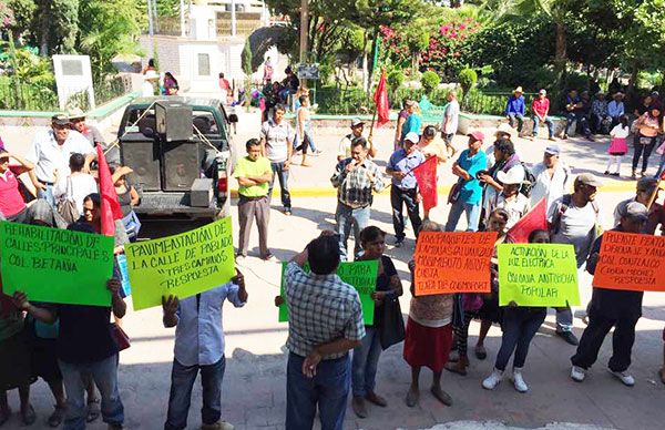  Marcha contra apatía del gobierno de Tlapa para atender demandas del pueblo