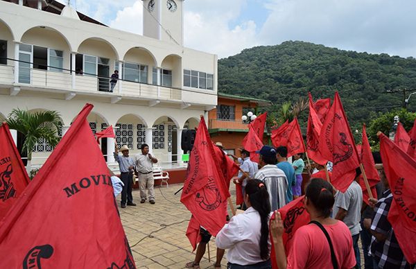 Logran campesinos de Atoyac obras para beneficio social