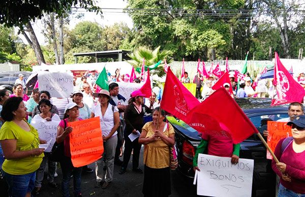 Exigen entrega de acciones de vivienda a la SEDATU