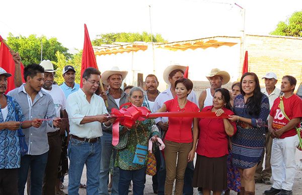 Inauguran en Rosamorada una obra de electrificación 