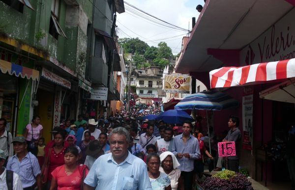 Antorchistas de Tamazunchale  listos para su 42 aniversario en San Luis Potosí.