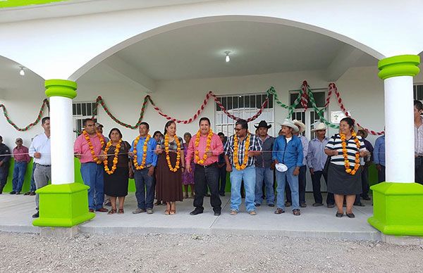 Cortan el listón de comedor comunitario en Llano Pericón