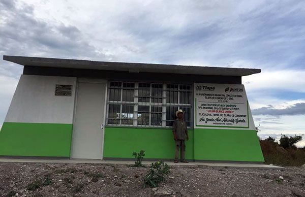 Telesecundaria de Tlacuiloya ya cuenta con un salón de clases