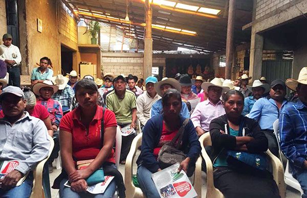  Reunión de comisarios y líderes de Zapotitlán Tablas