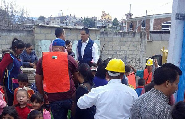 Pobladores de Tenancingo logran encementado de calle principal