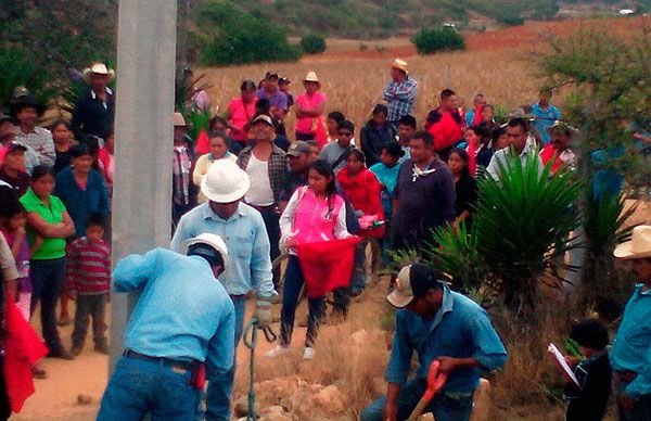  Inauguran ampliación de red eléctrica