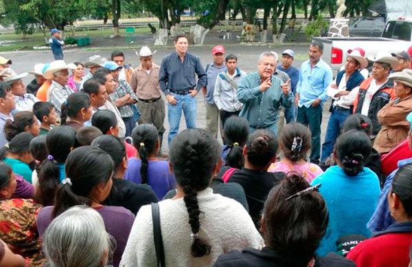 El edil Raúl Valdivia dialogó con antorchistas 