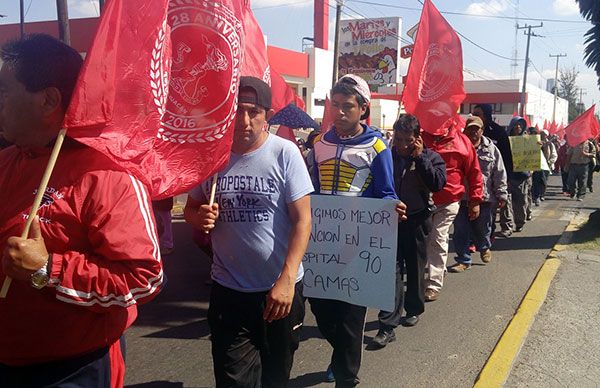 Chimalhuacanos se manifiestan para exigir se cumplan acuerdos de salud