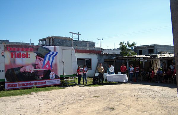  Regiomontanos homenajean a Fidel Castro Ruz