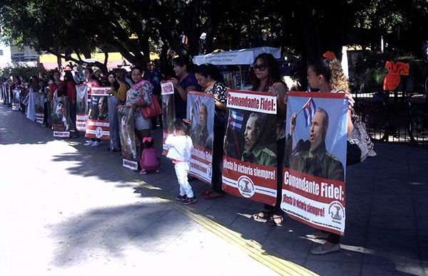 Sinaloenses honran al Comandante Fidel