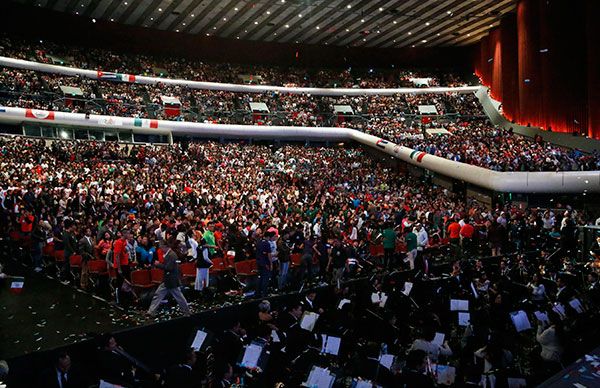 Antorcha rindió homenaje a Fidel Castro en el Auditorio Nacional 