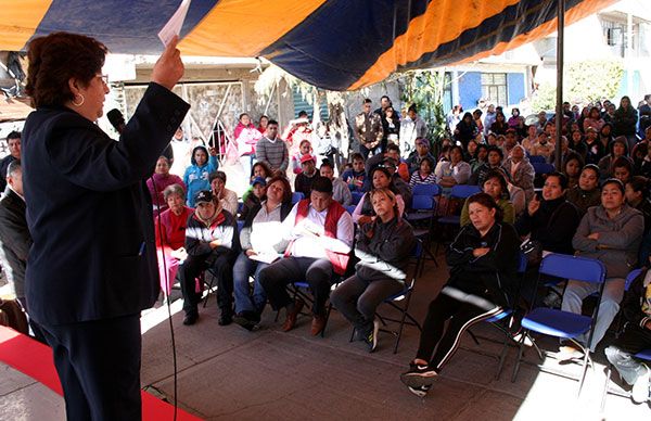 Alcaldesa Rosalba Pineda atiende demandas educativas   