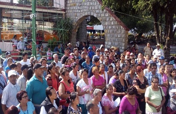 Antorchistas piden a Jorge Terán cumpla compromisos