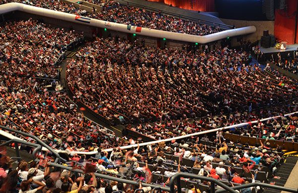 Realizan diez mil antorchistas homenaje a Fidel Castro en el Auditorio Nacional