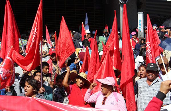 Chimalhuacanos exigen que la Federación cancele recortes a programas sociales 