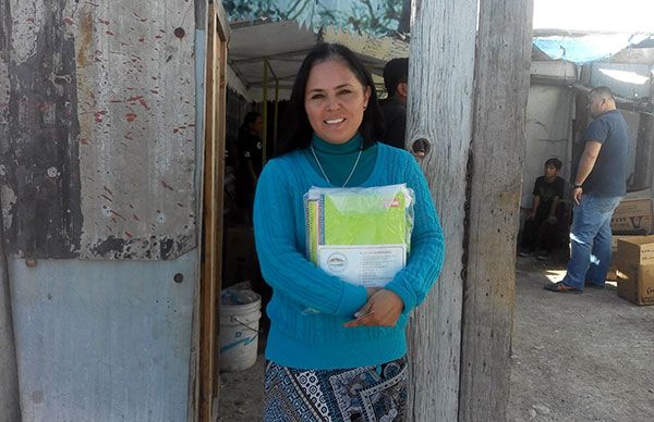  Antorcha popular entrega útiles escolares en la colonia Unión Antorchista 